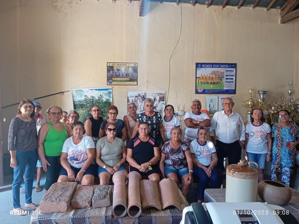 Passagem celebra Dia do Idoso com visita cultural do Grupo Alegria de Viver