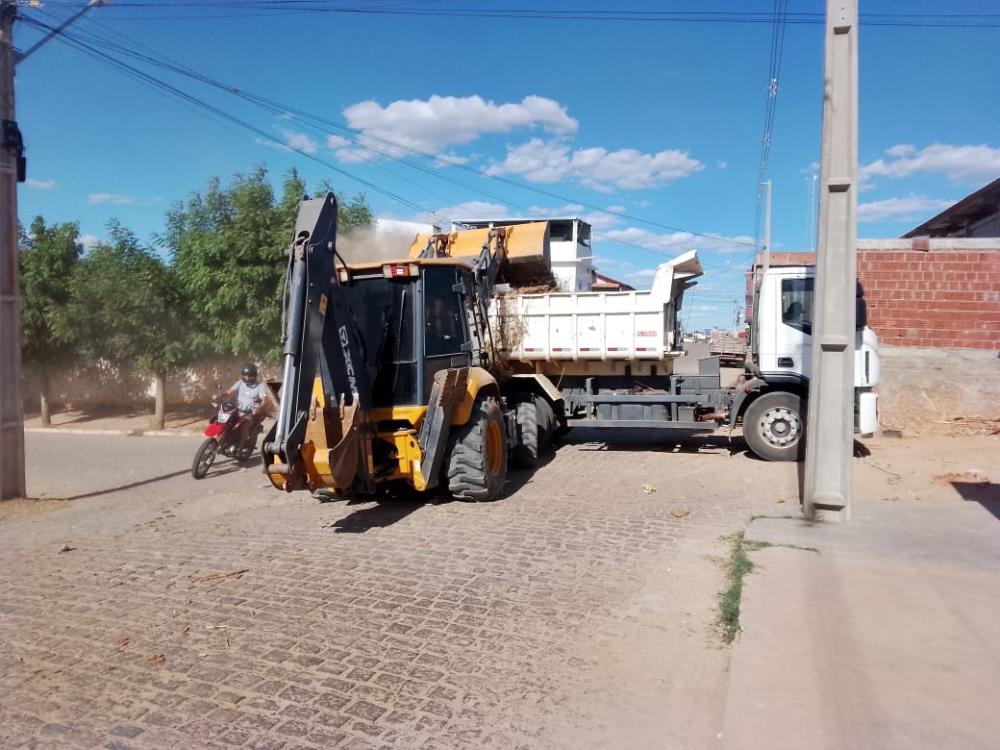 Prefeitura de Patos intensifica limpeza urbana e manutenção de espaços públicos