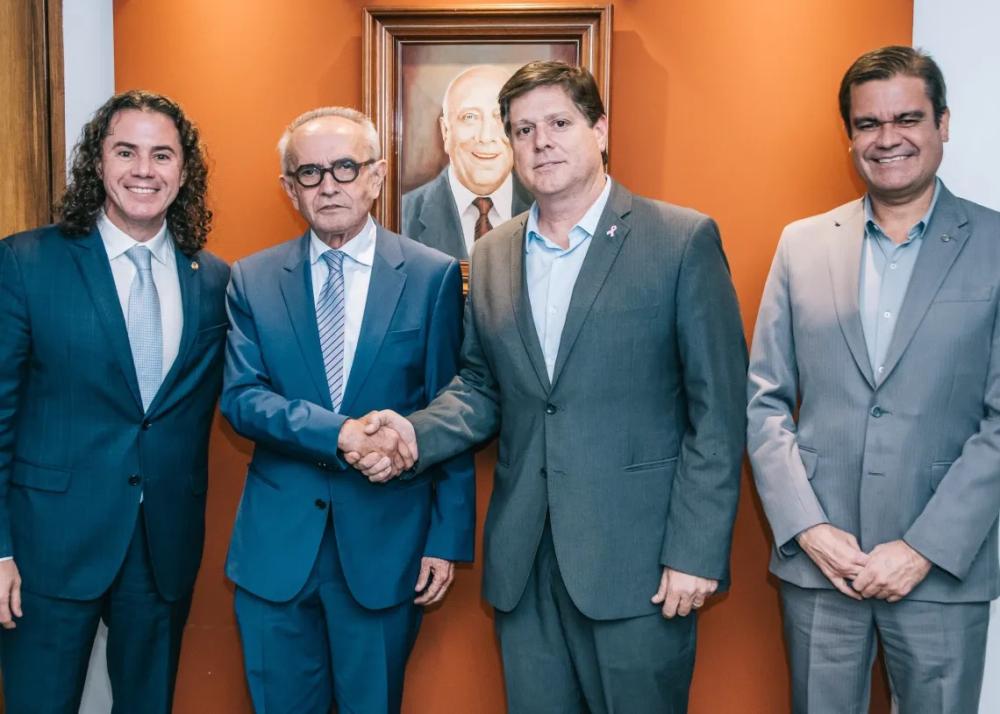 Cícero, Mersinho e Veneziano discutem cenário político de 2026 com Baleia Rossi em Brasília