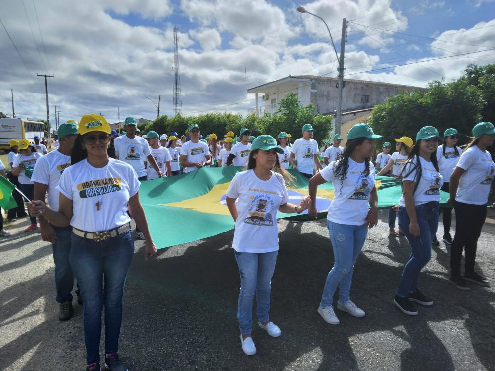 Prefeitura de São José do Bonfim realiza Desfile Cívico em alusão ao 07 de Setembro
