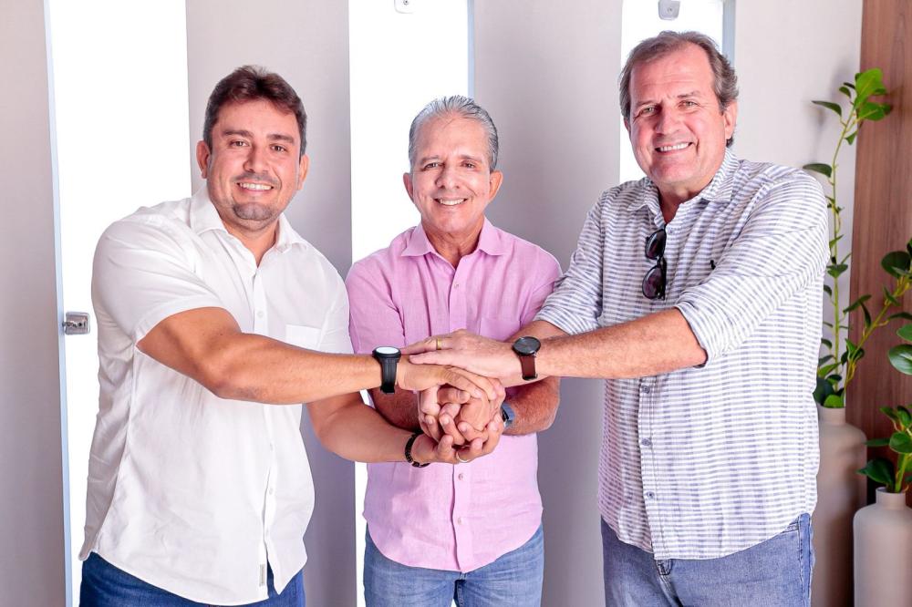 Prefeito de Sousa, Helder Carvalho e ex-prefeito, Fábio Tyrone, declaram apoio a Nabor para o Senado. 