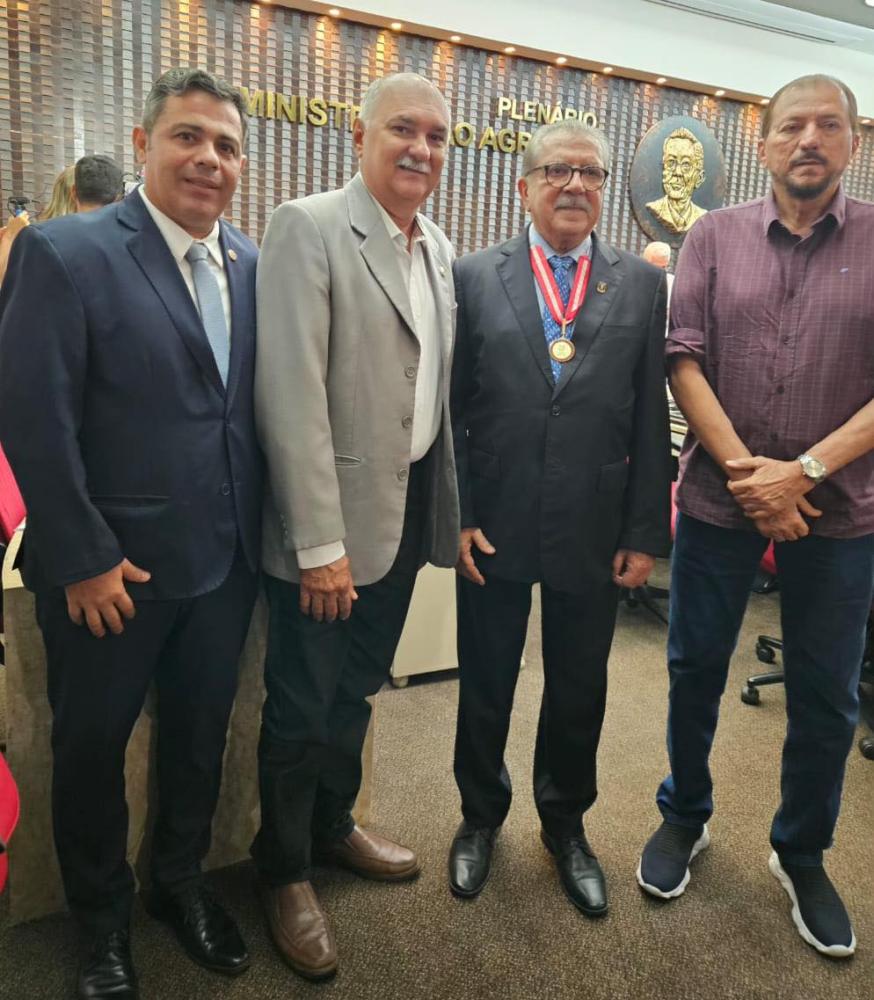 Famup participa da entrega da Medalha Cunha Pedrosa ao conselheiro Fernando Catão