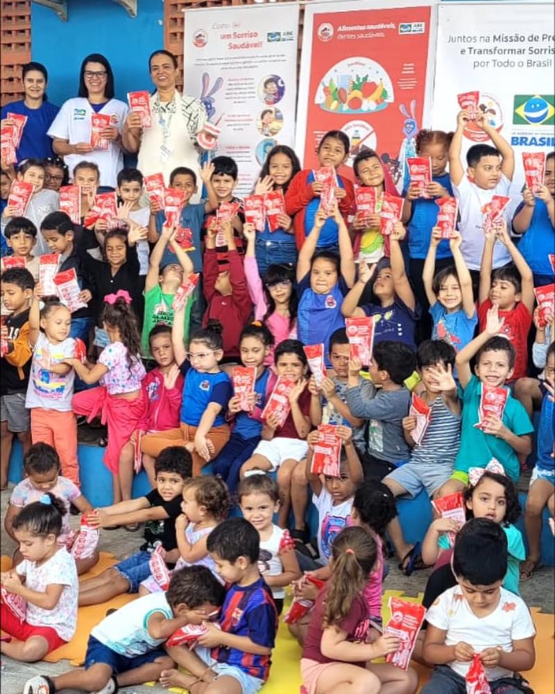 Umbuzeiro celebra o Dia Nacional da Escovação com ação educativa e distribuição de kits para alunos