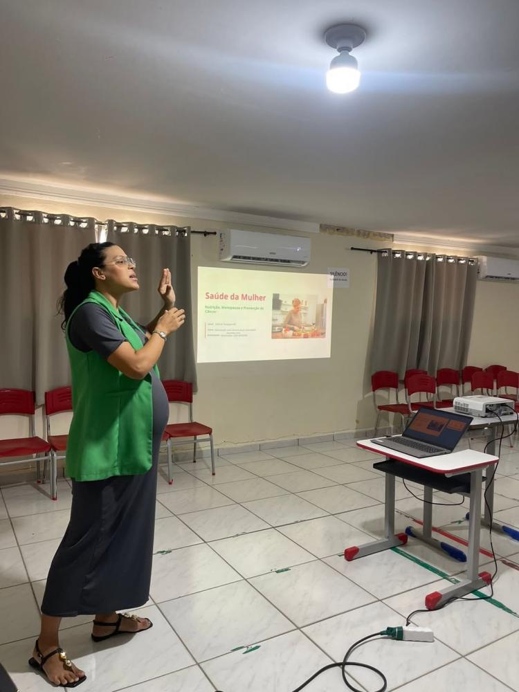 Passagem celebra encontro do SCFV com palestra sobre saúde da mulher e alimentação