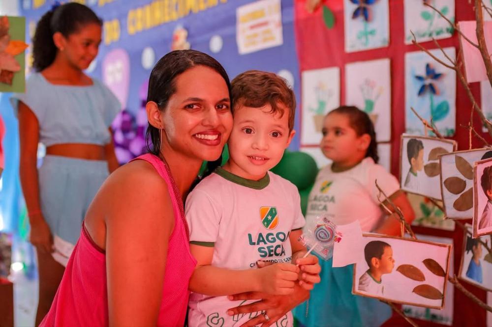 Em Lagoa Seca, Creche Alzira Coutinho realiza a I EXPO CAC com o tema “Entre risadas, cores e flores, descobrimos o encanto da natureza”