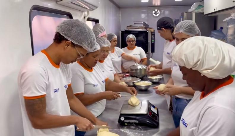 Prefeitura de Lagoa Seca celebra conclusão do curso de confeitaria promovido pelo Salão do Empreendedor