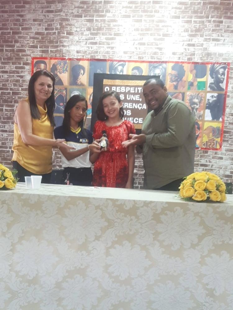 Escola Luiz Barbosa promove palestra sobre resistência negra e valorização da identidade afro-brasileira em Araçagi