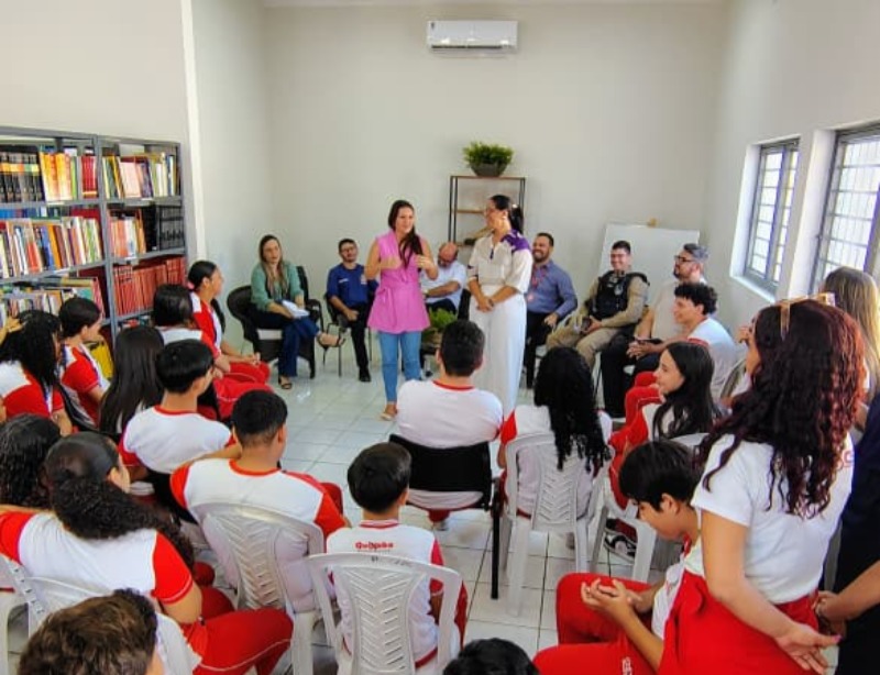 Prefeitura de Quixaba realiza Feira de Profissões e aproxima alunos das diversas áreas do mercado de trabalho