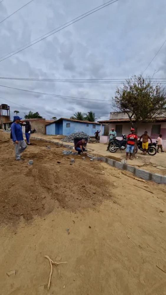 Diamante inicia calçamento da Vila Vazante após mais de 20 anos de espera
