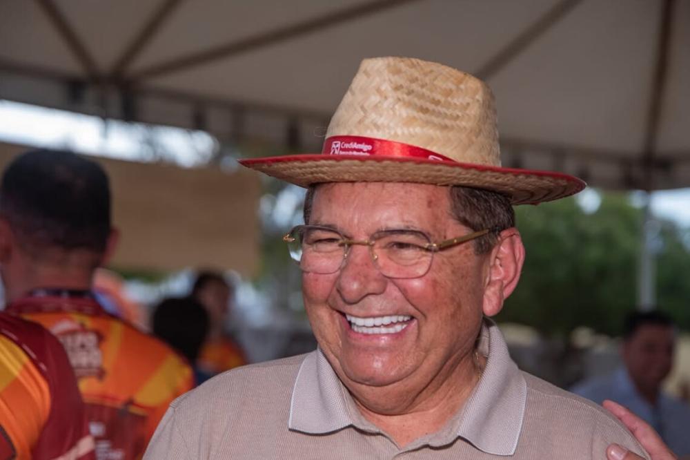 Adriano Galdino não descarta disputar vaga no TCE-PB durante agenda no Cariri