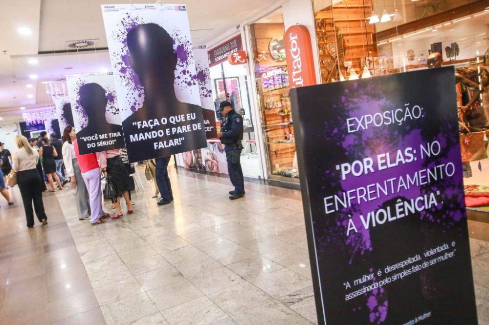 João Pessoa mantém mobilização pelos 21 Dias de Ativismo e segue com a exposição ‘Por Elas: No Enfrentamento à Violência’ no Shopping Tambiá
