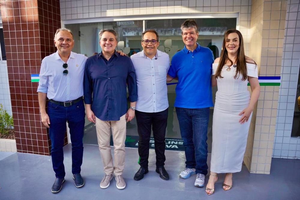 Efraim Filho participa do aniversário de 64 anos de Natuba e entrega Hospital ao lado do prefeito Linsinho