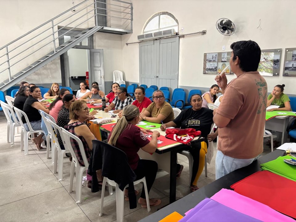 São João do Rio do Peixe inicia Curso Artesanal Natalino em E.V.A. no Espaço Cultural Estação das Artes