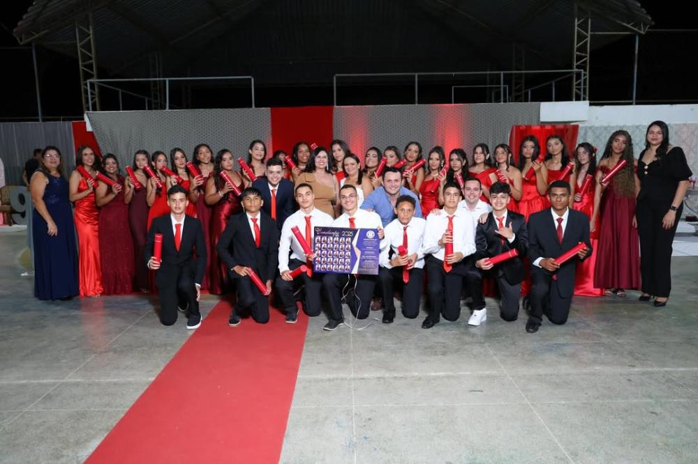 Prefeitura de Cachoeira dos Índios celebra formatura dos alunos concluintes de 2025