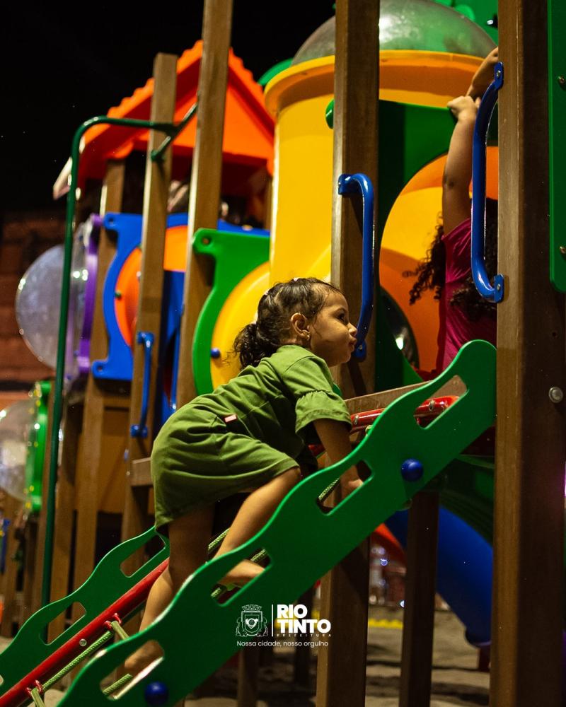 Rio Tinto entrega playground novo na Praça João Pessoa e garante mais lazer para as crianças