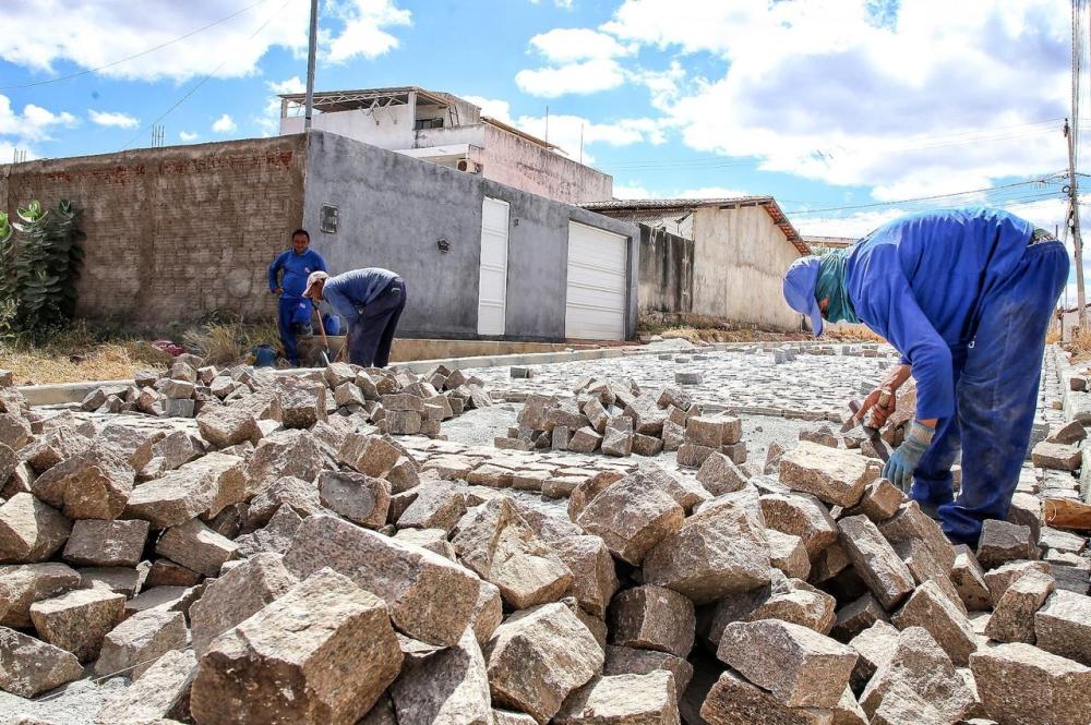 Prefeitura de Patos avança com pacote de obras estruturantes e amplia investimentos em toda a cidade
