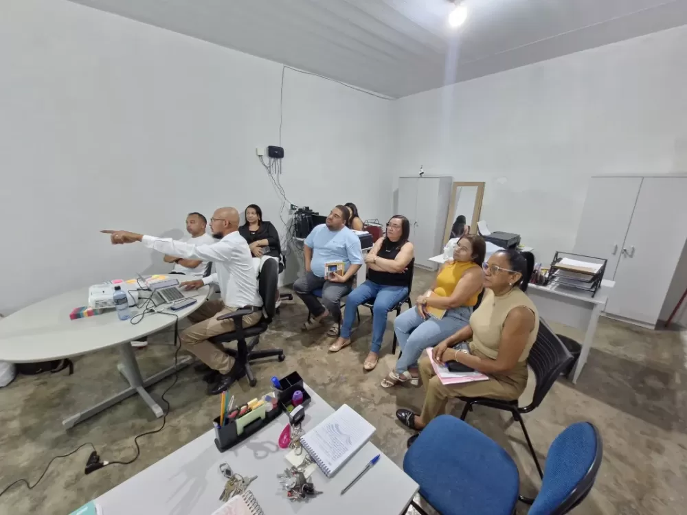 Prefeitura de Mãe d’Água promove formação para gestores escolares sobre novo sistema de diário online