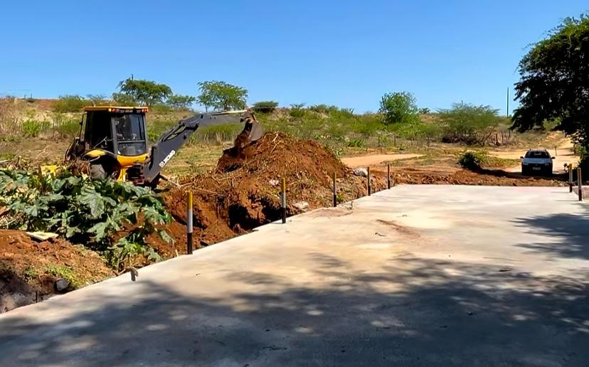 Prefeitura de Cachoeira dos Índios avança com construção de nova passagem molhada no Angical