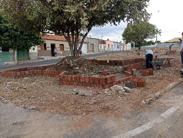 Prefeitura de Bom Jesus inicia reforma da Praça José de Brito Irmão e avança na revitalização urbana