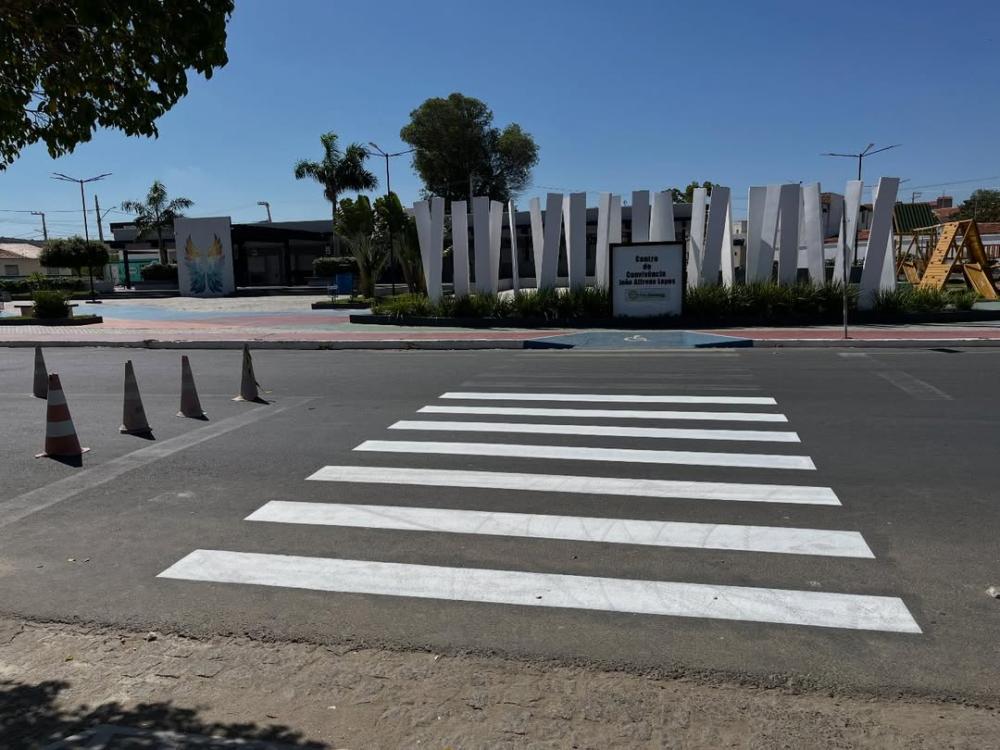 Prefeitura de Frei Martinho reforça sinalização viária com pintura de faixas de pedestres