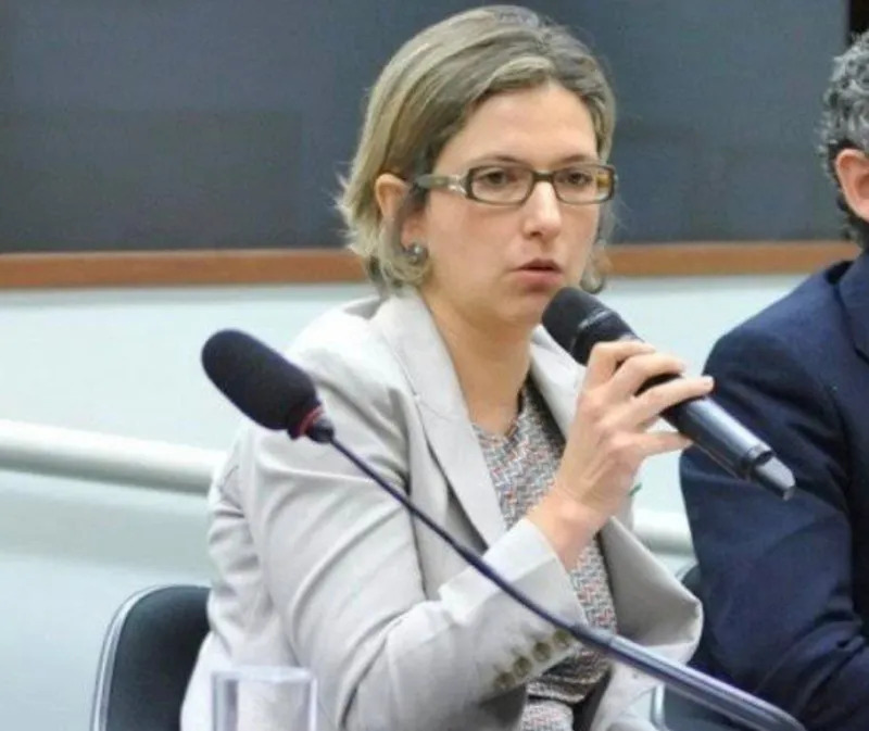 Delegada que investigou Bolsonaro será a 1ª mulher a chefiar Polícia Federal na Paraíba