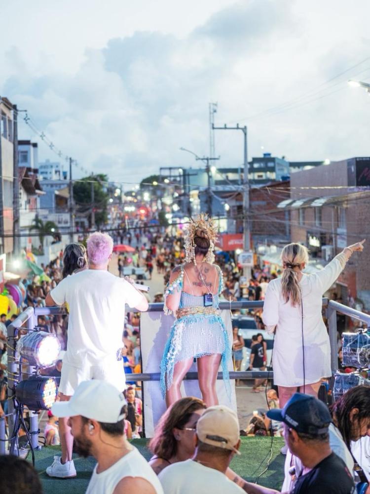 Carnaval de Conde 2026 reúne e anima multidão no litoral sul