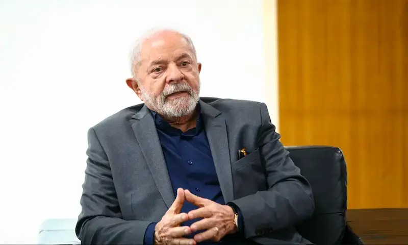 Lula sanciona recomposição salarial do Legislativo e TCU, mas barra reajustes até 2029