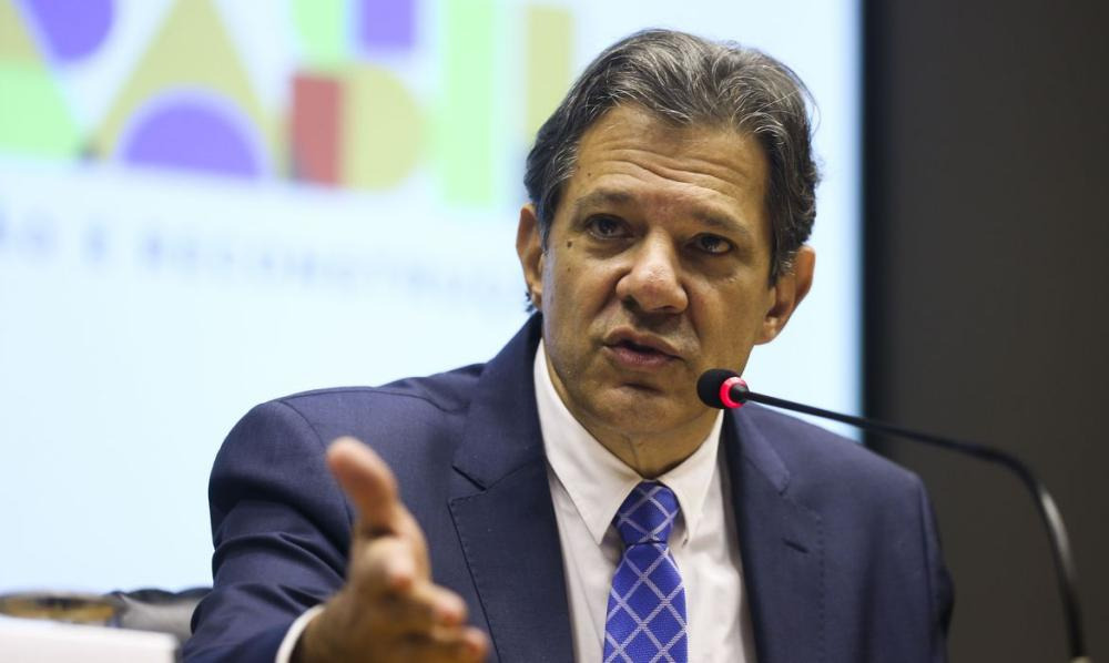 Haddad anuncia pacote com novo 'Refis' para tentar reduzir o rombo das contas públicas em 2023