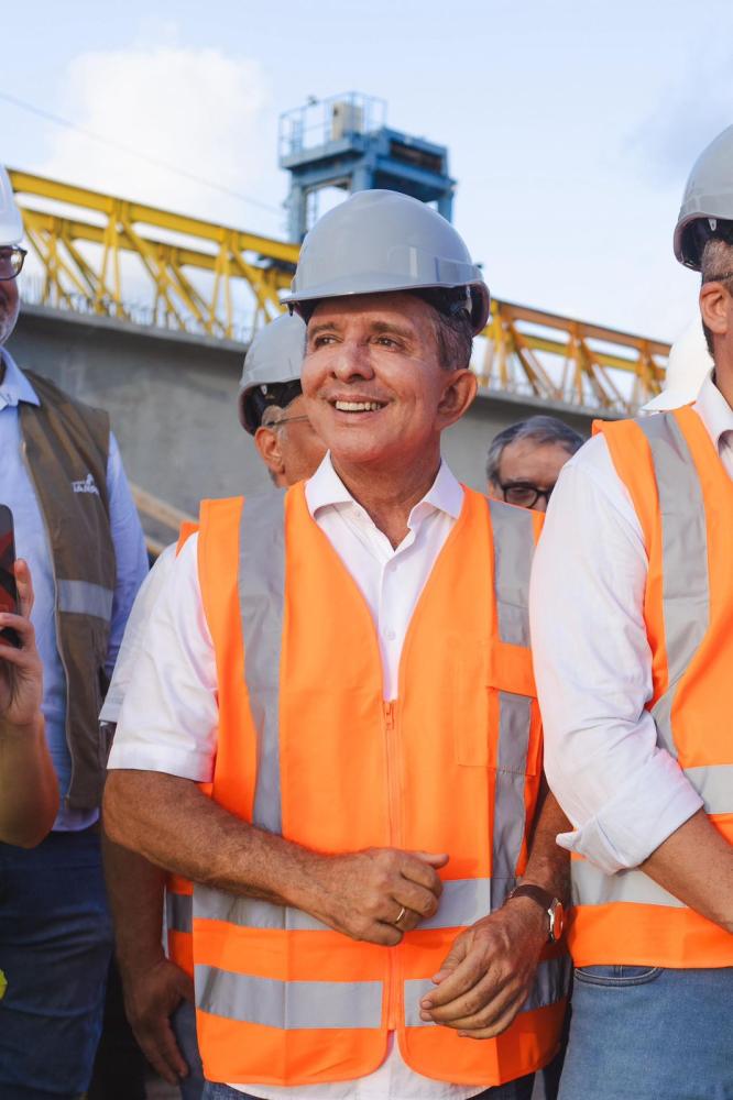 Nabor visita obras da Ponte do Futuro e destaca impacto para mobilidade e turismo na Paraíba